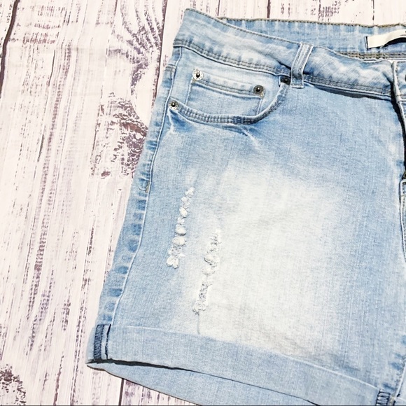 U2B Urban Basics Distressed Cuffed Jean Shorts 9 - Picture 2 of 5